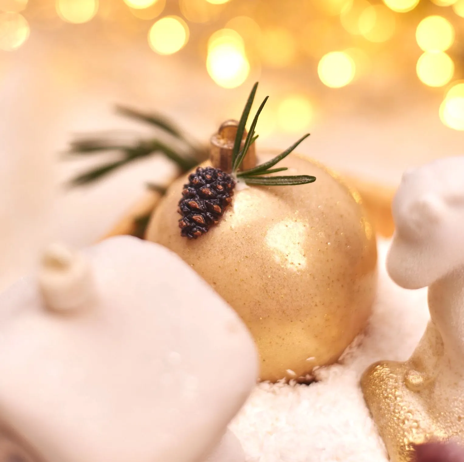 Пирожное «Новогодний шар из детства»