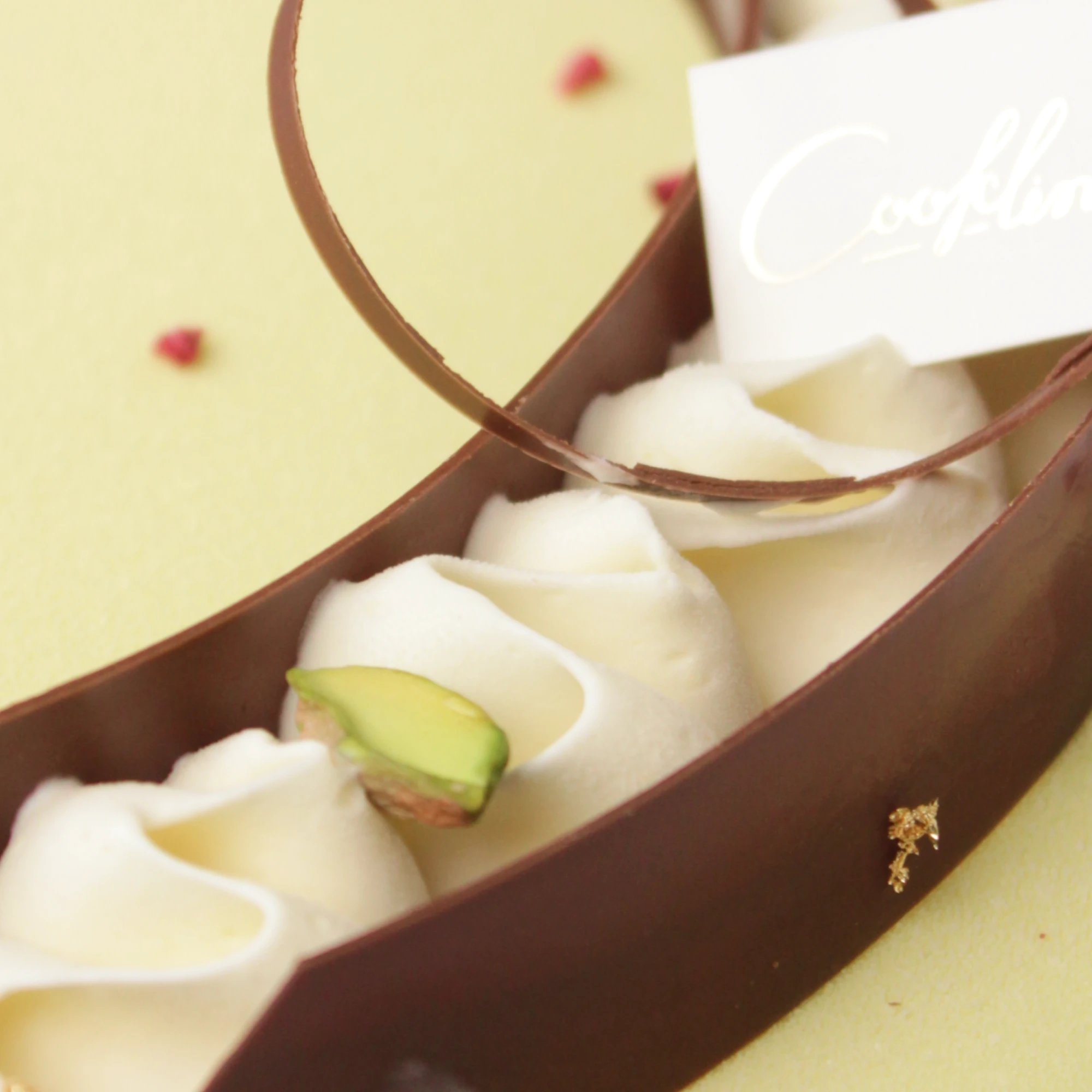 Торт «Малина - фисташка»