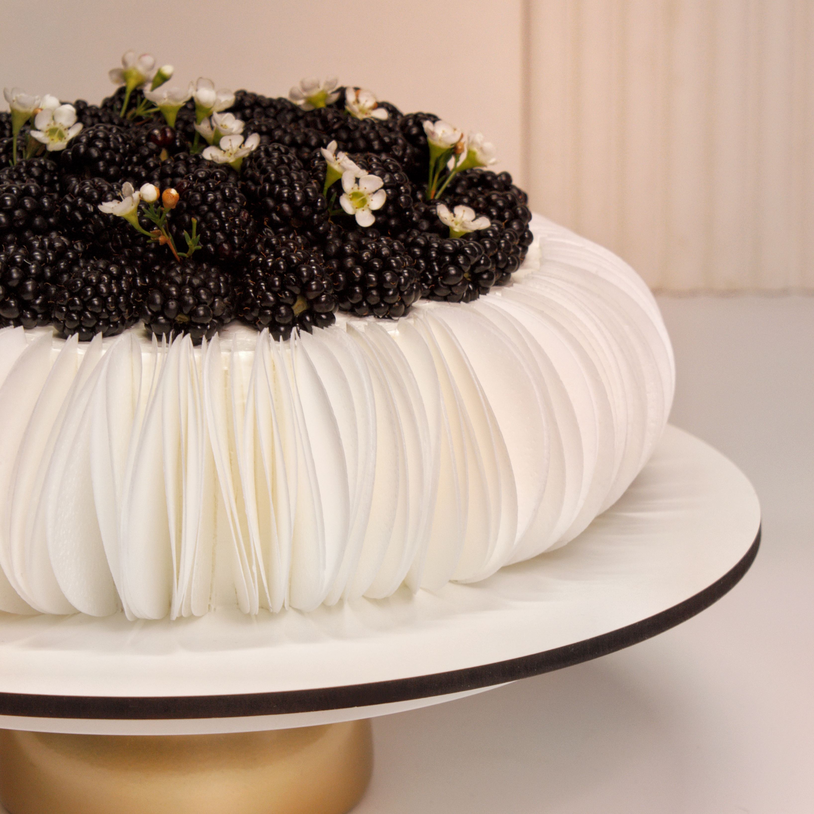 Торт "Blackberry Bloom"