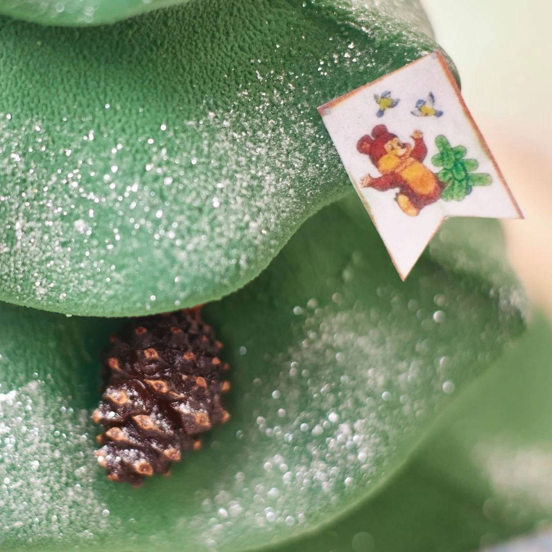 Шоколадная фигура «Ёлка из детства» с сюрпризом