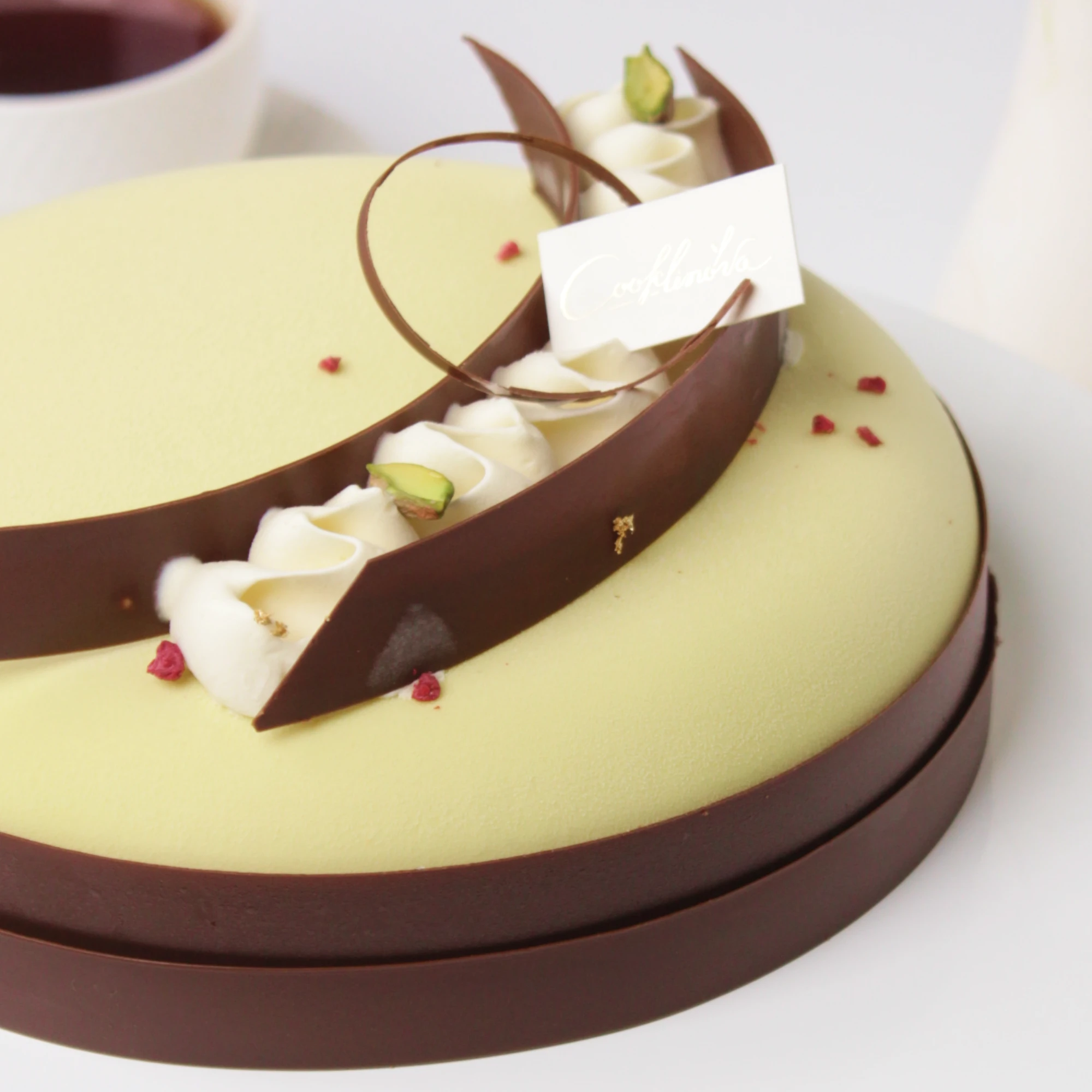 Торт «Малина - фисташка»